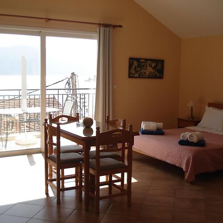 Mema'S Apartment Αγία Ευφημία Εξωτερικό φωτογραφία