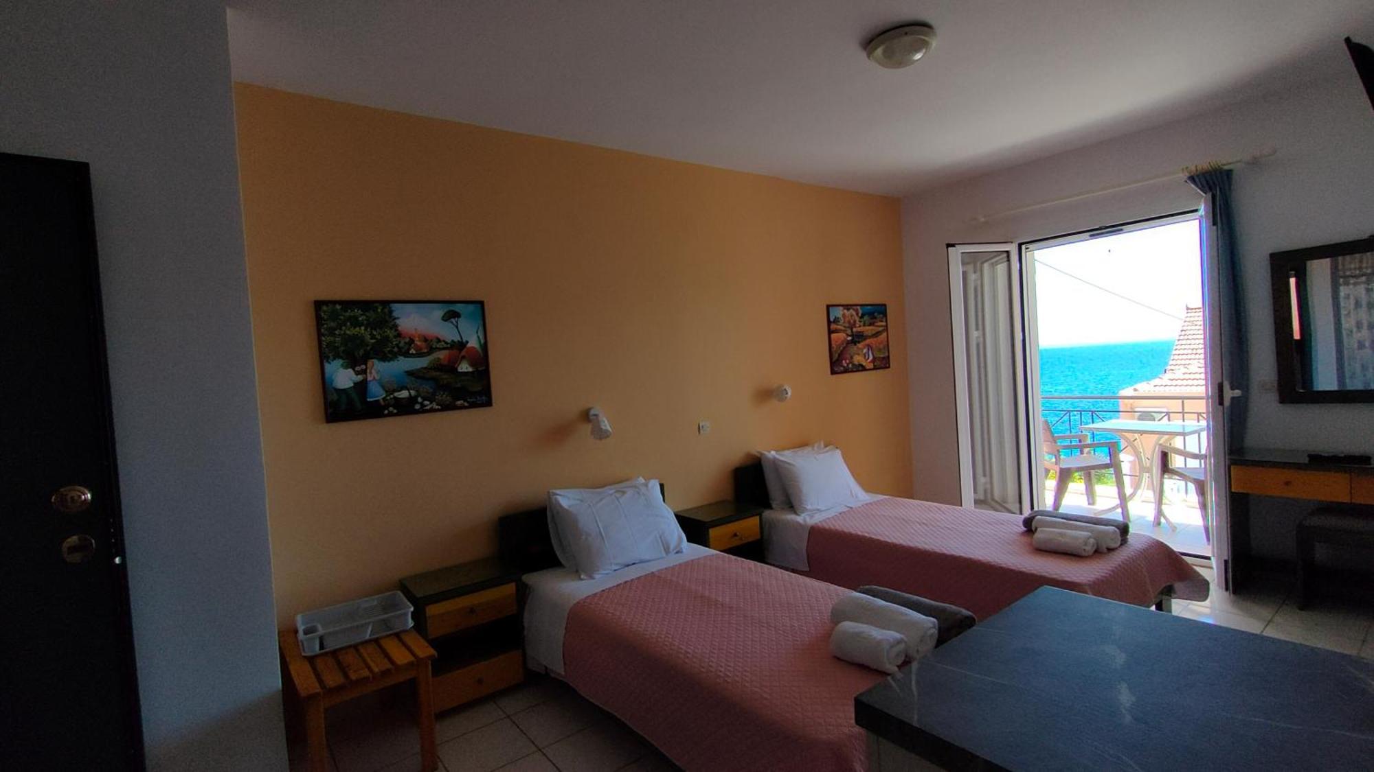 Mema'S Apartment Αγία Ευφημία Δωμάτιο φωτογραφία