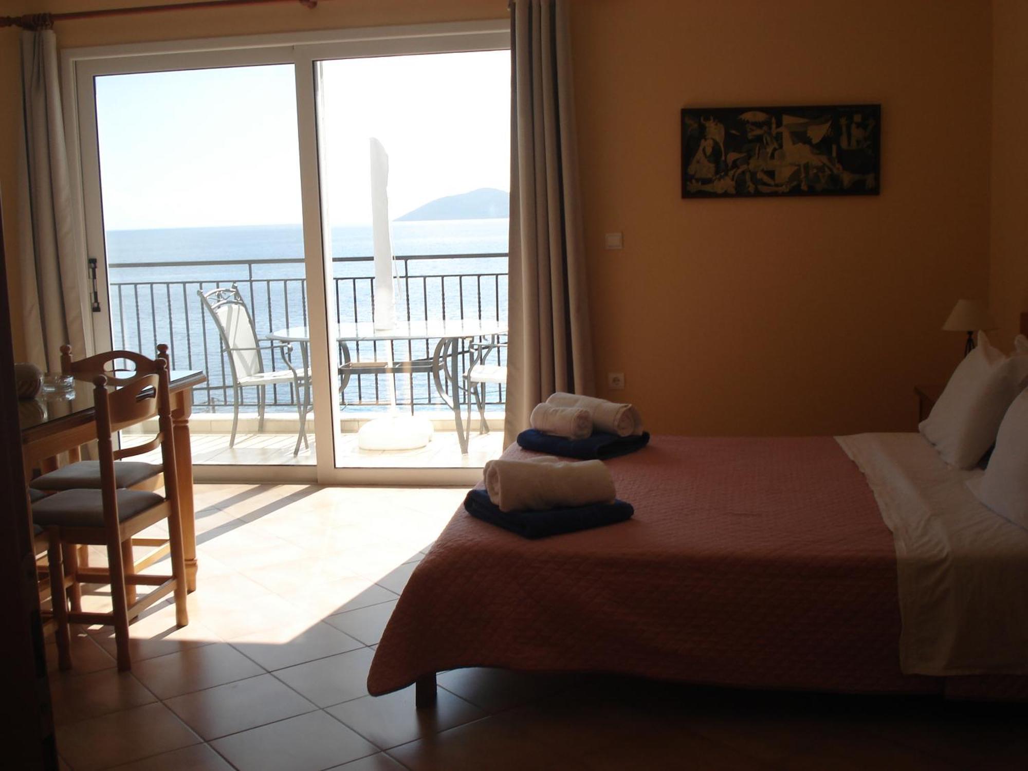 Mema'S Apartment Αγία Ευφημία Εξωτερικό φωτογραφία