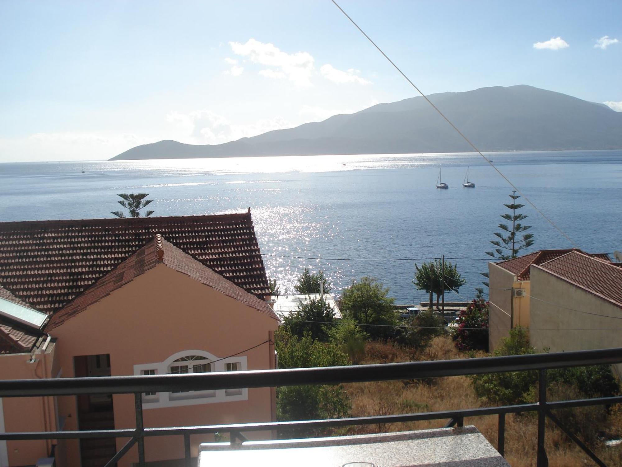 Mema'S Apartment Αγία Ευφημία Δωμάτιο φωτογραφία