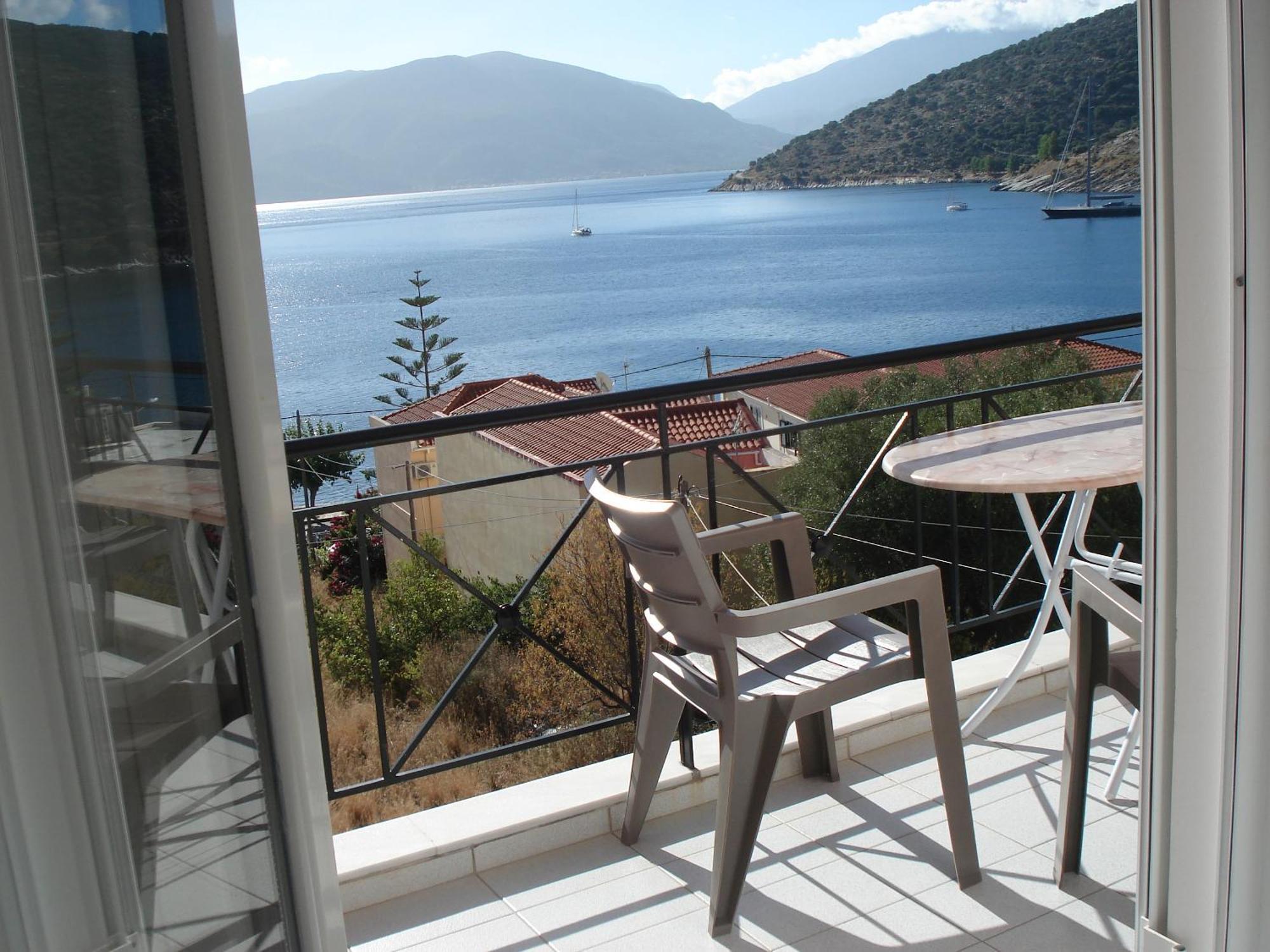 Mema'S Apartment Αγία Ευφημία Δωμάτιο φωτογραφία