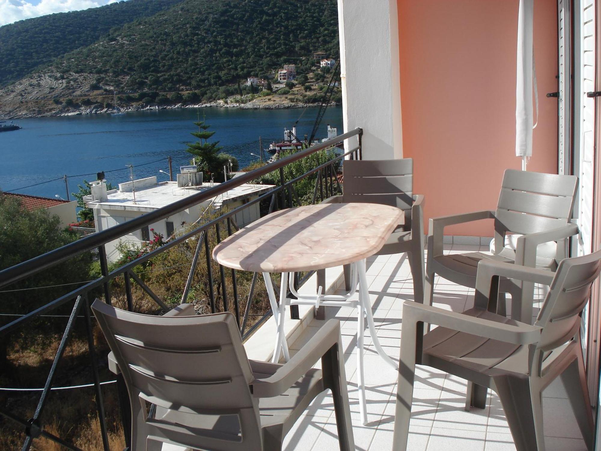 Mema'S Apartment Αγία Ευφημία Δωμάτιο φωτογραφία