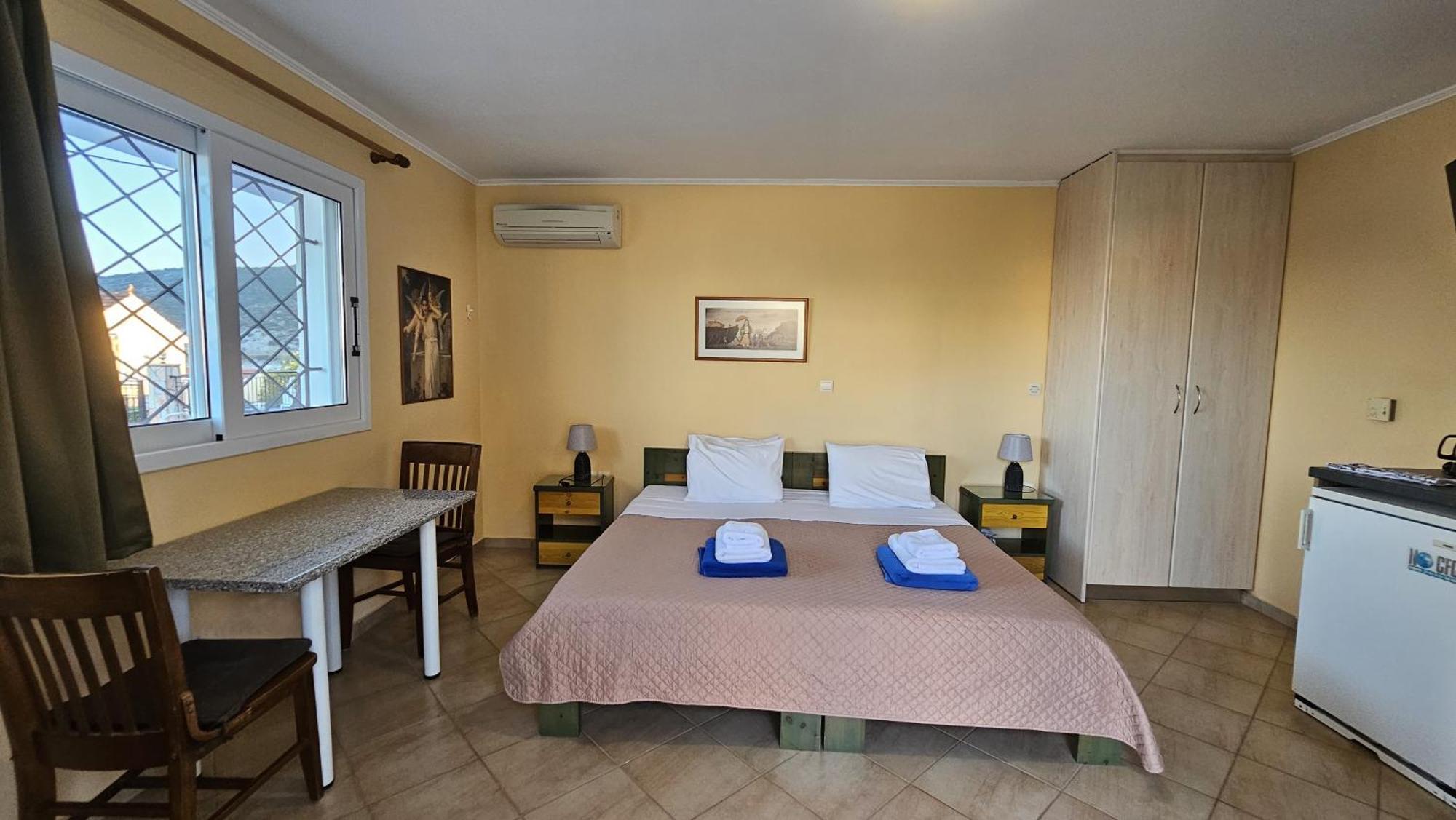 Mema'S Apartment Αγία Ευφημία Δωμάτιο φωτογραφία