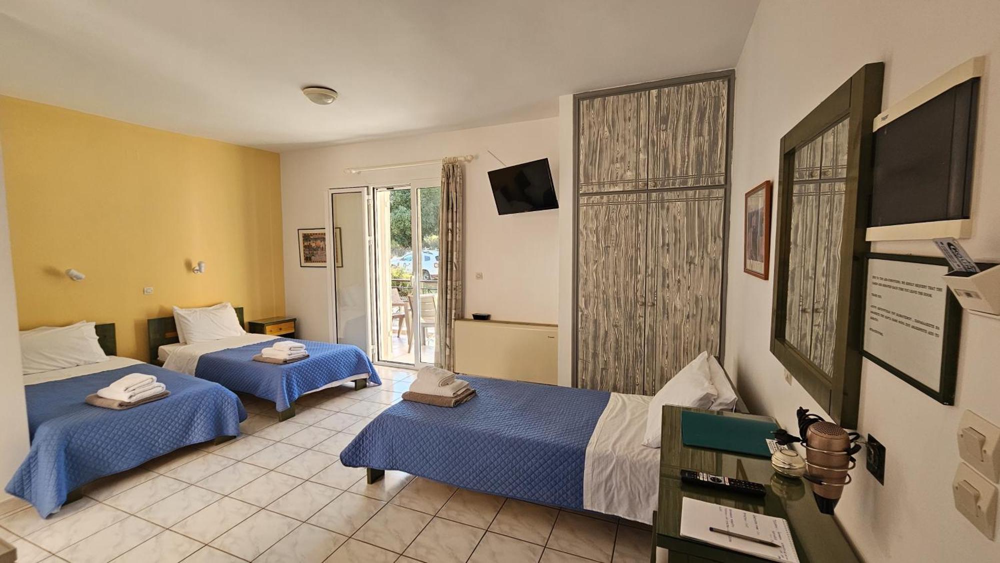 Mema'S Apartment Αγία Ευφημία Δωμάτιο φωτογραφία
