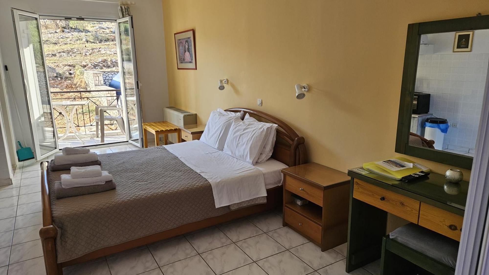 Mema'S Apartment Αγία Ευφημία Δωμάτιο φωτογραφία