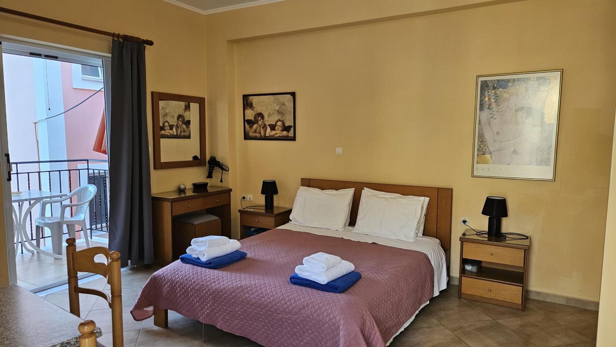 Mema'S Apartment Αγία Ευφημία Δωμάτιο φωτογραφία