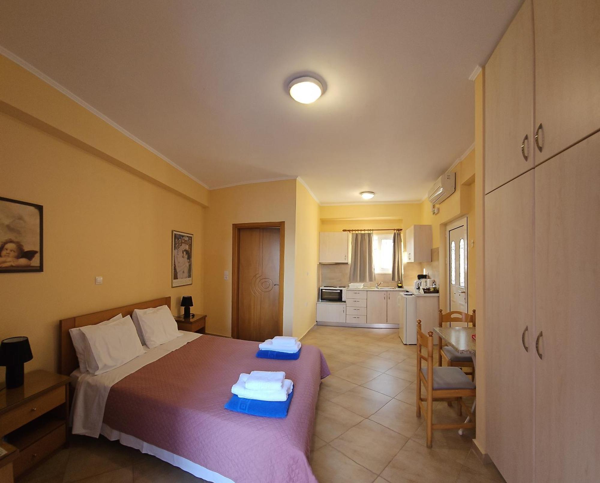 Mema'S Apartment Αγία Ευφημία Δωμάτιο φωτογραφία