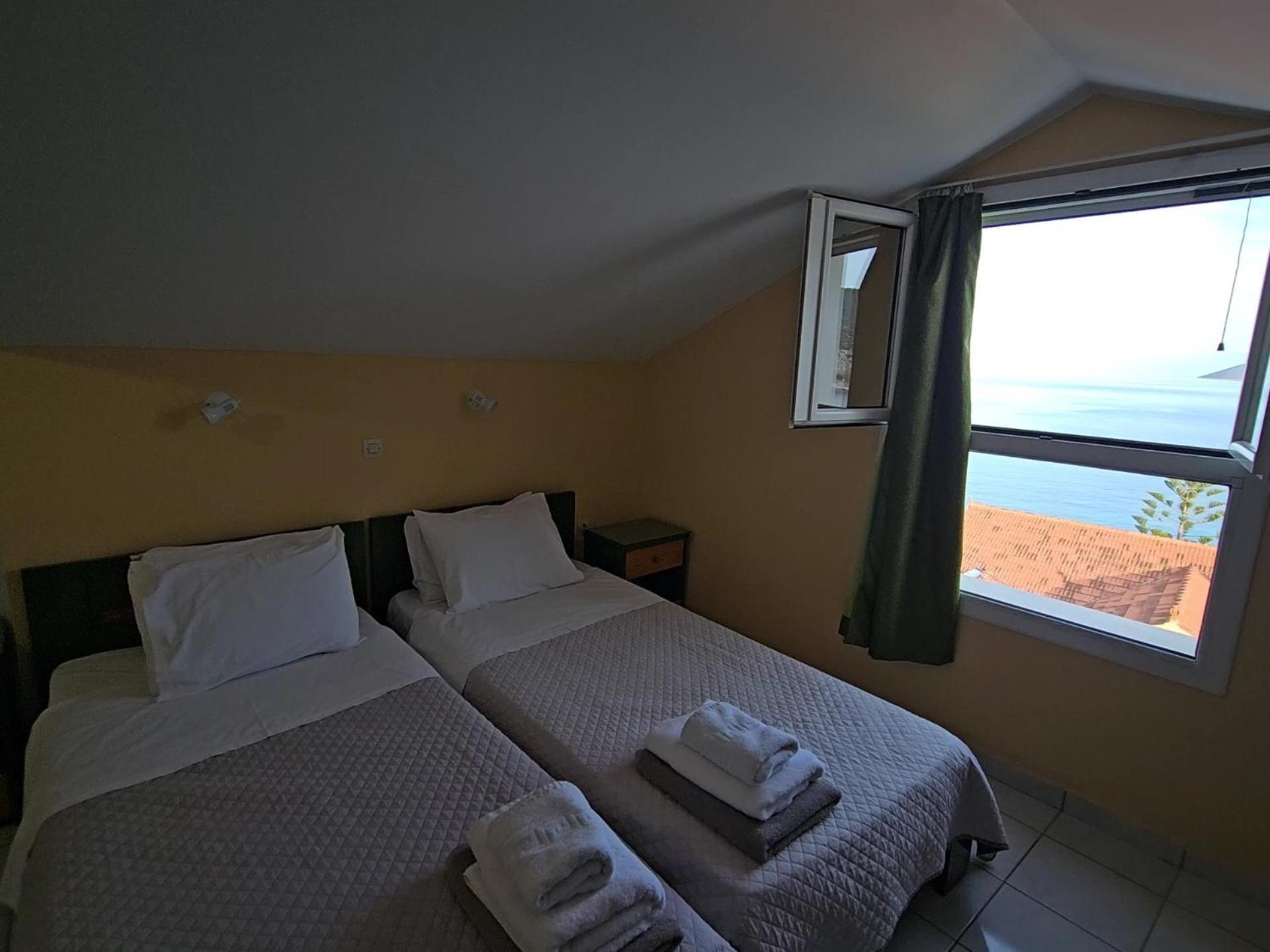 Mema'S Apartment Αγία Ευφημία Δωμάτιο φωτογραφία
