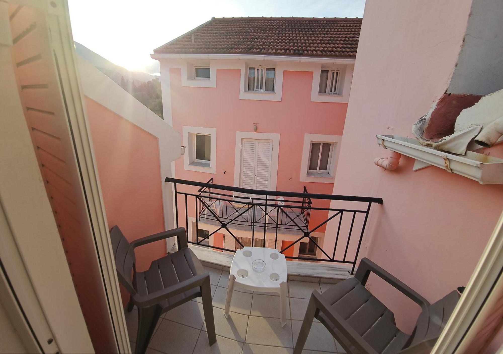 Mema'S Apartment Αγία Ευφημία Δωμάτιο φωτογραφία